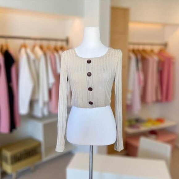 TAN CROP SWEATER - Picture 1 of 3